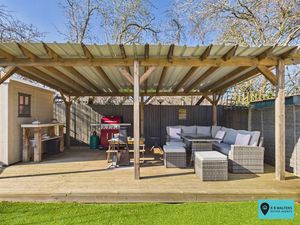 Decking Area - click for photo gallery